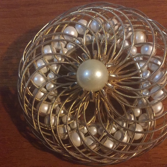 Faux Pearl Brooches - Picture 2 of 8